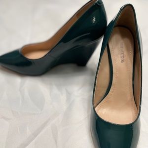 Pour La Victoire Patent Platform Wedge Green